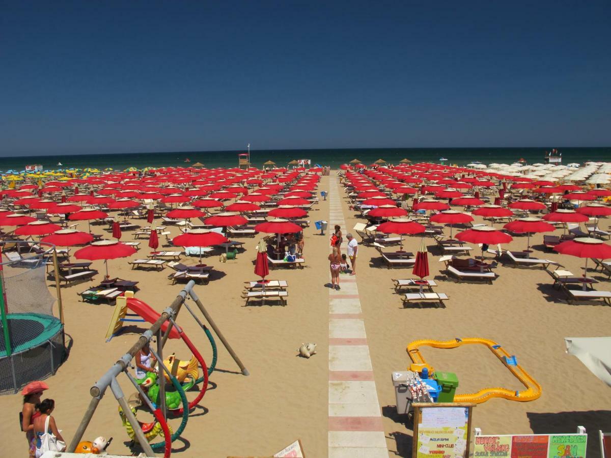 Hotel Sabrina Rimini Esterno foto