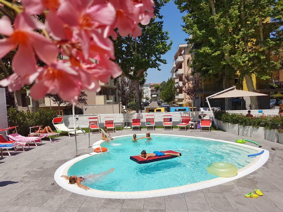 Hotel Sabrina Rimini Esterno foto